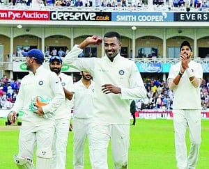 Hussey bats for Hardik’s inclusion