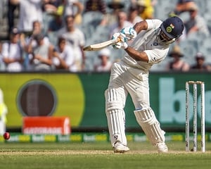 India declare 1st innings at 443/7