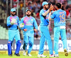India eye series win in Lucknow's debut