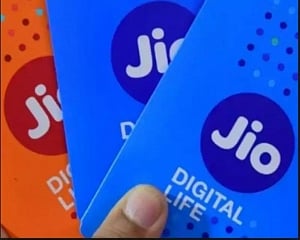 Jio adds 1.3 cr users in Sept; Airtel, Voda, Idea lose over 1 cr customers