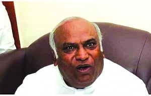 Kharge moves SC  over Alok Verma