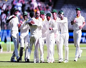 Lyon, Hazlewood leave India in agony