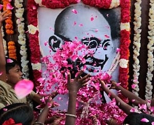 Mahatma's 150th birth anniversary: 'Incredible India' logo to include words 'The land of Gandhi'