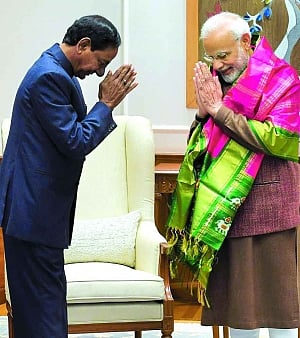 Maya, Akhilesh give KCR federal front meet a miss