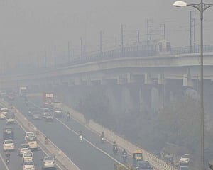 Misty Tuesday morning in Delhi, air quality 'very poor'