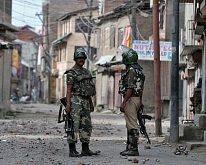 Mobile internet services suspended in most parts of Kashmir