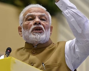 Modi dares Congress to make an "outsider" party president