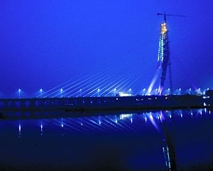 Much-awaited Signature Bridge opens with ‘fireworks’