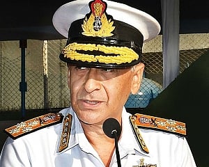 Navy chief meets German counterpart to boost military ties