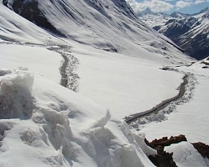 Over 1,500 still stranded in Himachal, rescue continues