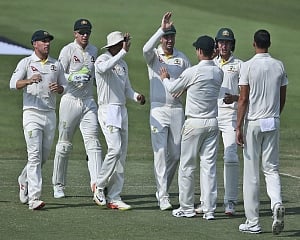 Pakistan lose Hafeez after Abbas wrecks Australia