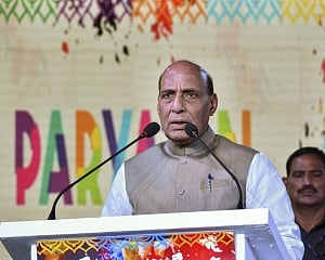 Pakistan must decide how to live peacefully with neighbours: Rajnath