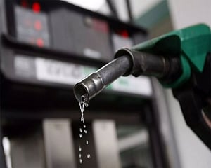 Petrol crosses Rs 91/l, diesel at Rs 80 in Maharashtra