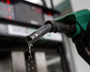 Petrol touches Rs.90.11 in Maharashtra's Parbhani