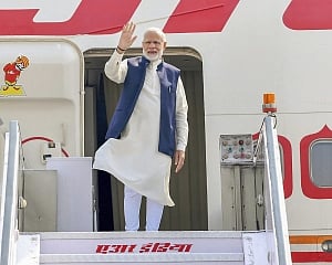 PM Modi arrives in Maldives to attend President-elect Solih's inauguration