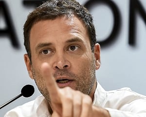 PM's blue-eyed boy in CBI weakened notice against Mallya, allowed him to flee: Rahul