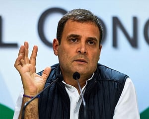 Rahul holds hectic parleys with top Cong leaders to select next Chhattisgarh CM