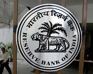 RBI clears re-appointment of Aditya Puri as CEO of HDFC Bank for 2 years