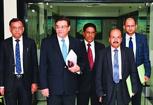 RBI keeps rates intact; Sensex sinks 792 pts, Rs  lifetime low at 73.8