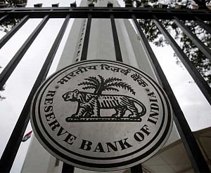 Retail inflation cools down but October RBI rate hike imminent: SBI report
