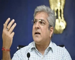 Rumours of seizures being spread to cover up abysmal failure of I-T raids: Gahlot