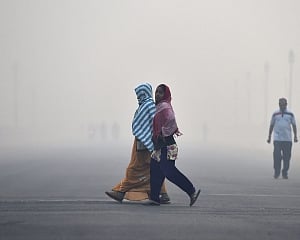 Severe pollution on foggy Saturday in Delhi
