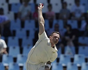 Steyn claims outright South Africa wicket-taking record