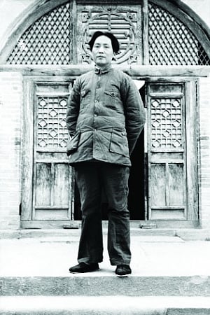 Still moments of Gandhi, Mao