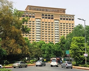 Tata's retain Taj Mansingh hotel after NDMC auction