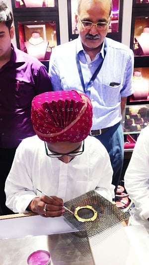 The karigar and his art