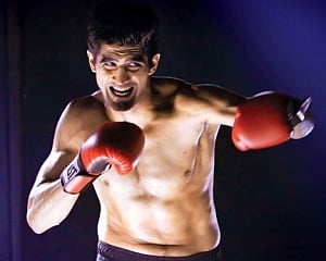 Top Rank signs boxing star Vijender