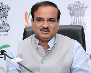 Union Minister Ananth Kumar passes away in Bengaluru
