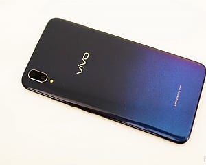 Vivo V11 Pro: Impressive design, capable performer