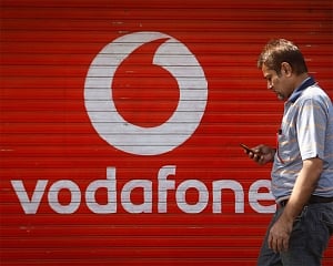 Vodafone Idea reports loss of Rs 4,973 cr for Sept quarter, mulls raising Rs 25k cr