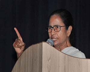 â€‹â€‹â€‹â€‹â€‹â€‹â€‹Defectors 'greedy and corrupt', BJP collecting TMC's 'garbage': Mamata