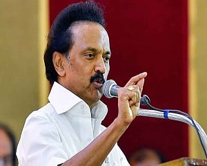 â€‹â€‹â€‹â€‹â€‹â€‹â€‹DMK chief Stalin urges Rahul not to quit