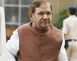 'Mahagathbandhan' announces seat-sharing formula in Bihar, Sharad Yadav to fight on RJD symbol