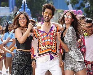 'Pati Patni Aur Woh' is a fun watch