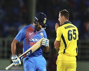 1st T20 Int'l: Australia opt to bowl, Mayank Markande makes his debut