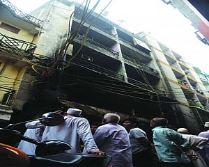 3 kids among 6 killed in Okhla building inferno