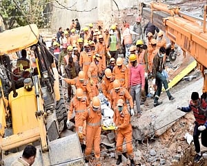 6 die as pillar-less 4-storey Gurugram building caves in