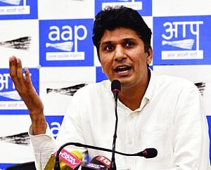 AAP disagrees with DMRC’s 8-month demand to roll out free ride for women