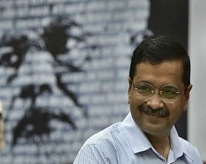AAP govt moves SC seeking constitution of larger bench to decide  who controls services in Delhi