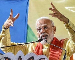Ab ki baar 300 paar, phir ek baar Modi sarkar: Modi in MP