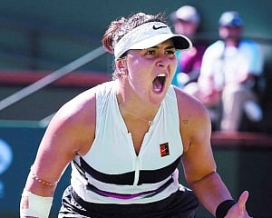 Andreescu topples Kerber