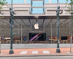 Apple 'bug' puts iPhones with latest iOS to hacking risk