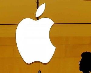 Apple offers more options for safe, reliable repairs