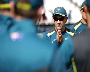 Australia win toss, opt to bat against Bangladesh