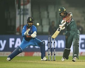 Bangladesh choke India for maiden T20 win