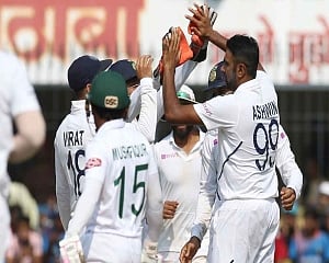 Mushfiqur scores half-century to delay India's victory